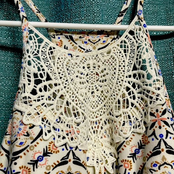 SO Silk soft Casual laced XS dress with Floral design - Picture 2 of 4